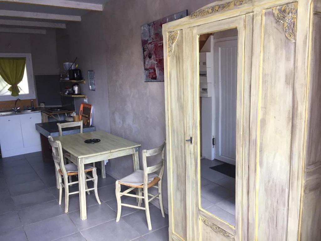Accacia Home Ferrieres  ภายนอก รูปภาพ